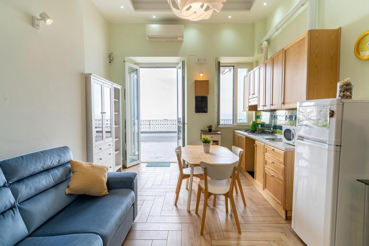 Giardini Naxos Lovely Flat In Front Of The Beach المظهر الخارجي الصورة