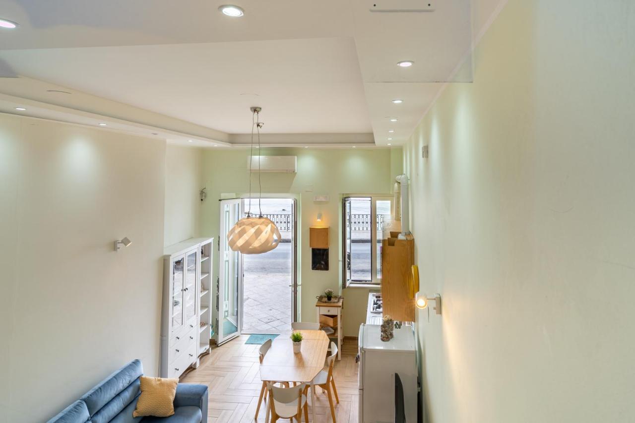 Giardini Naxos Lovely Flat In Front Of The Beach المظهر الخارجي الصورة