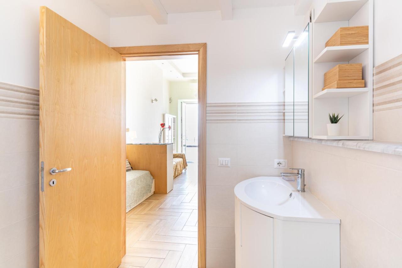 Giardini Naxos Lovely Flat In Front Of The Beach المظهر الخارجي الصورة